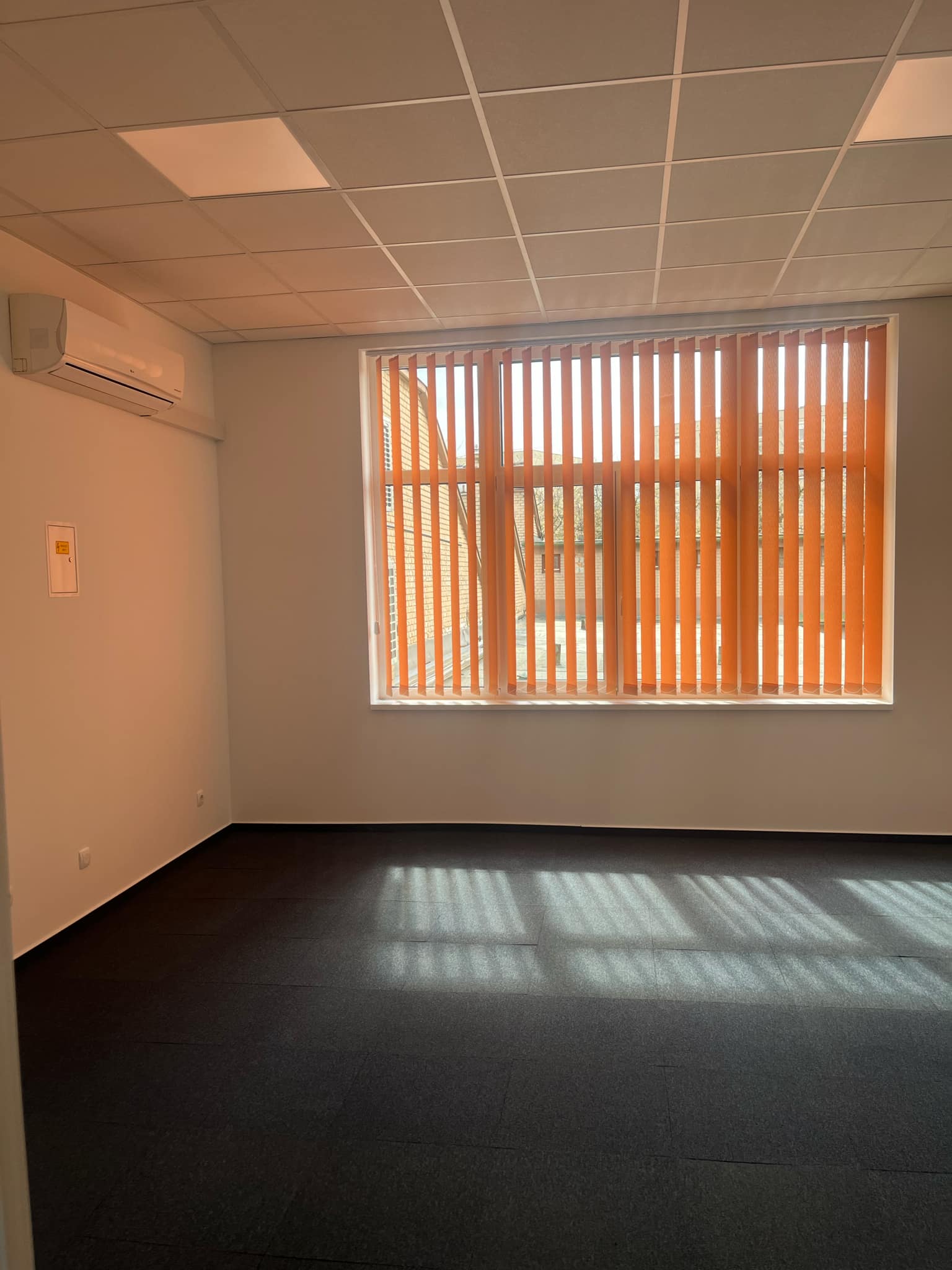 24m2 Iroda